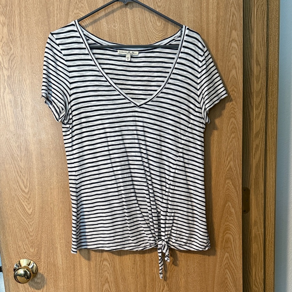 EXPRESS Black and White Striped V-Neck Top